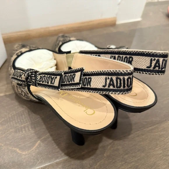 Dior J'adior Canvas Slingback Pump, toile de jouy, Black and Halzelnut size 38 - Picture 7 of 13